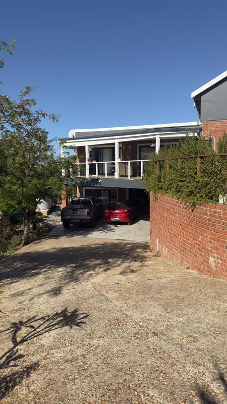 4 Bedroom Property for Sale in Noorsekloof Eastern Cape